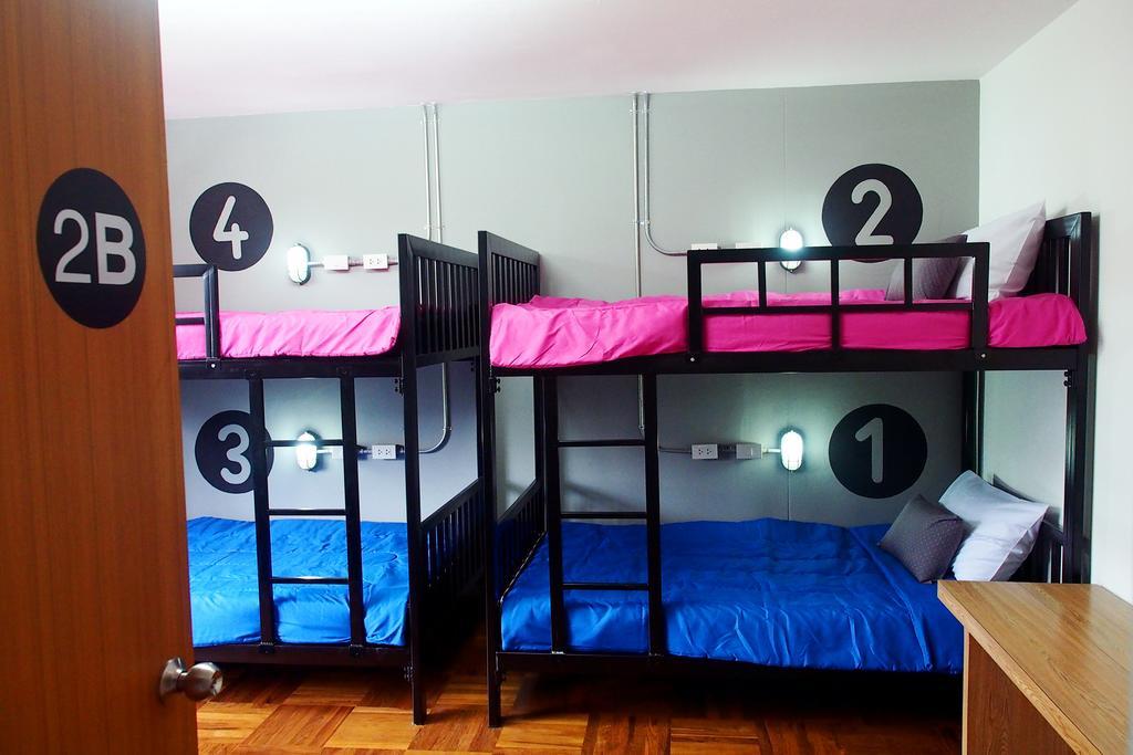 Restdot Hostel Bangkok Buitenkant foto